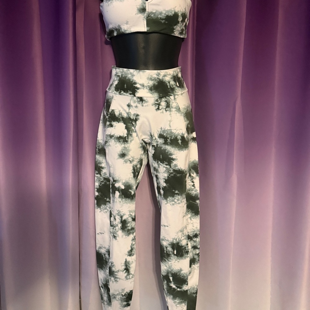 Bombshell Sportswear Curve Leggings Green/White Tie Dye XL New